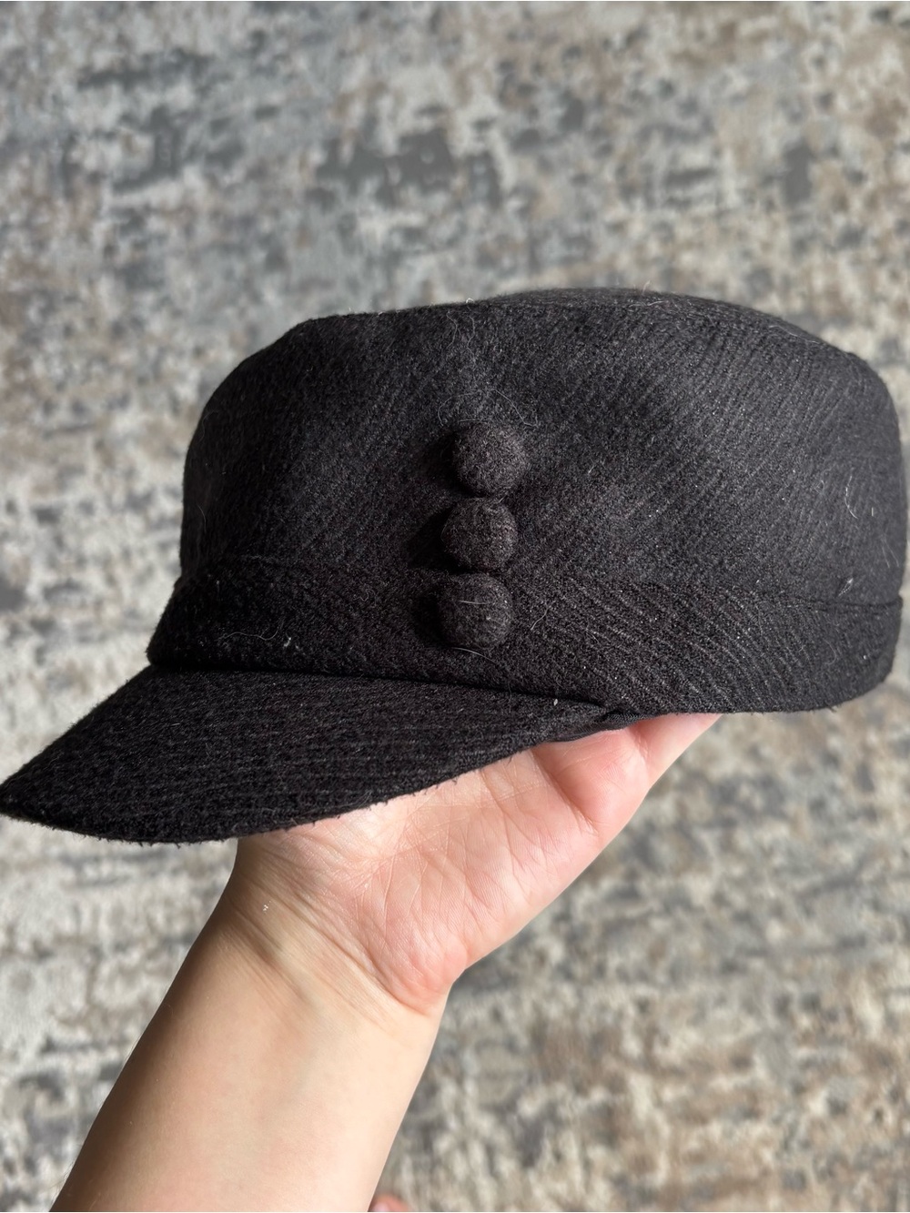 D&Y Y2K Black Newsboy Cadet Cap with Triple Button Detail Womens